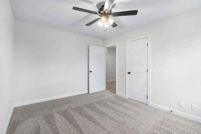 141 Monaghan Dr, Clarksville, TN 37042