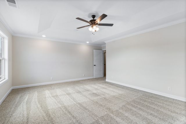 141 Monaghan Dr, Clarksville, TN 37042