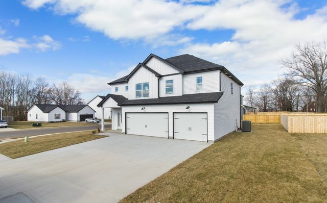 141 Monaghan Dr, Clarksville, TN 37042