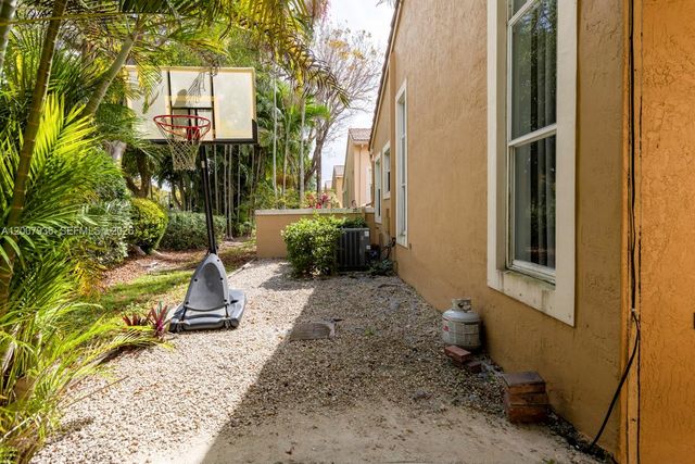 12159 NW 59th St, Coral Springs, FL 33076