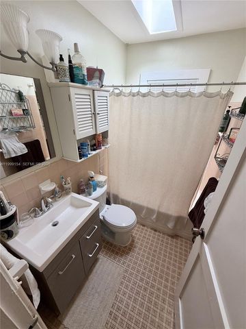 777 NE 144th St, North Miami, FL 33161