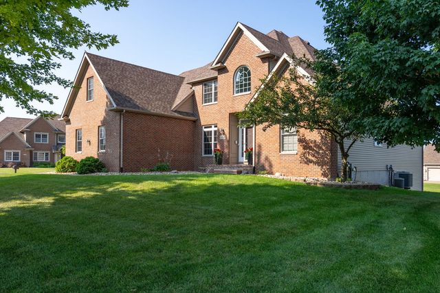 6404 Forest Road, Davenport, IA 52807