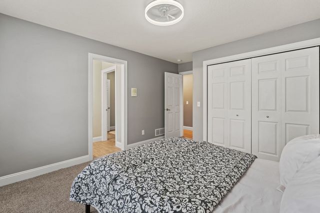 6404 Forest Road, Davenport, IA 52807