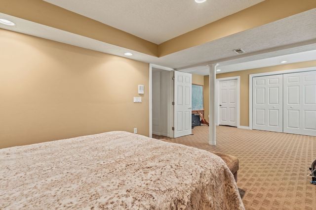 6404 Forest Road, Davenport, IA 52807