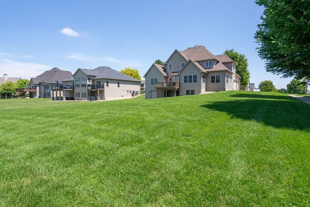 6404 Forest Road, Davenport, IA 52807