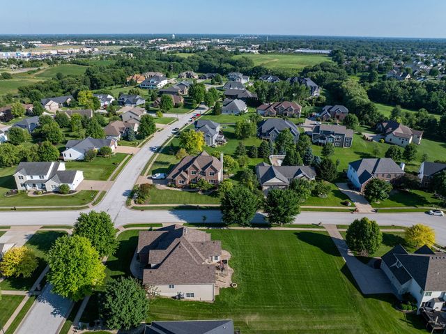 6404 Forest Road, Davenport, IA 52807