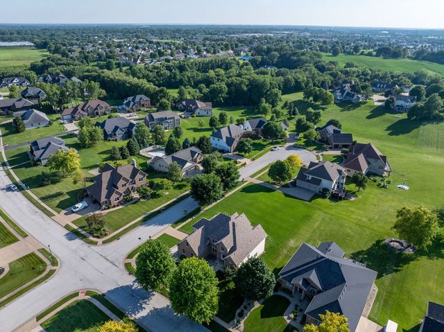 6404 Forest Road, Davenport, IA 52807