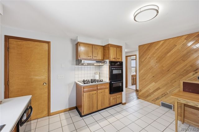 69 Jane Lane, Cheektowaga, NY 14043