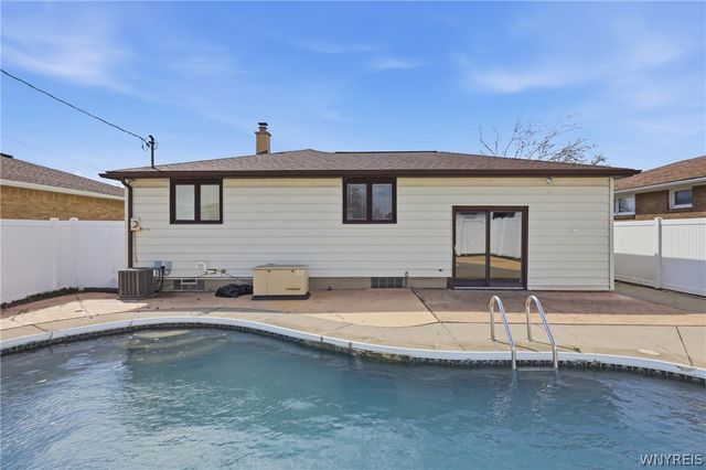 69 Jane Lane, Cheektowaga, NY 14043