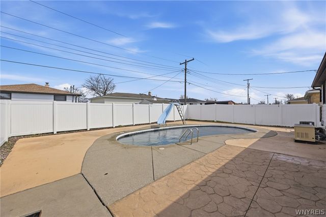 69 Jane Lane, Cheektowaga, NY 14043