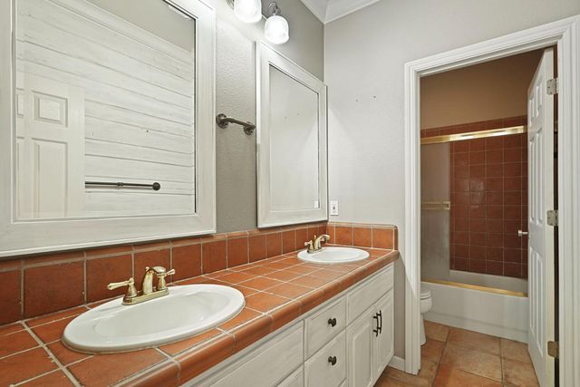 2219 Yellowstone Ave, Tracy, CA 95377