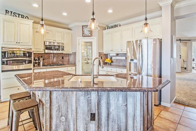 2219 Yellowstone Ave, Tracy, CA 95377