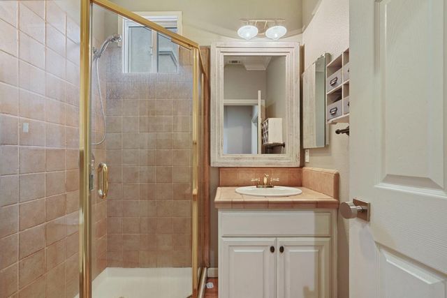 2219 Yellowstone Ave, Tracy, CA 95377