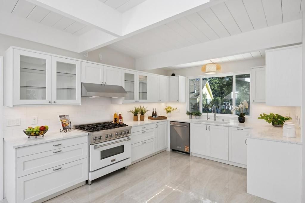 Image 15 of property listing at 22430 Summit Road, Los Gatos, CA 95033