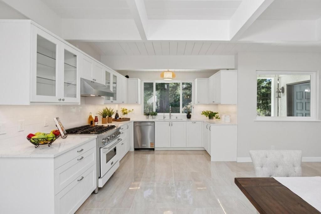 Image 17 of property listing at 22430 Summit Road, Los Gatos, CA 95033