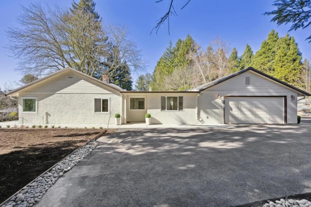 Image 2 of property listing at 22430 Summit Road, Los Gatos, CA 95033
