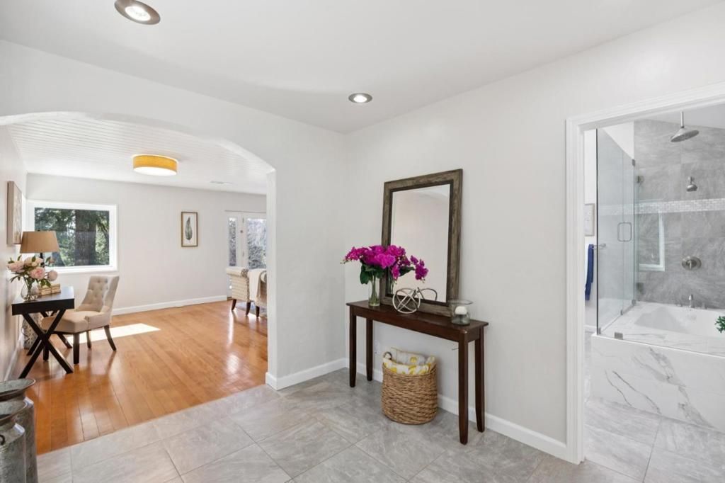 Image 5 of property listing at 22430 Summit Road, Los Gatos, CA 95033