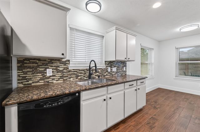 2018 Village Court Lane, Rosenberg, TX 77471