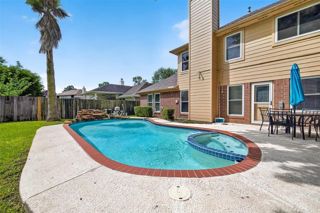 2018 Village Court Lane, Rosenberg, TX 77471