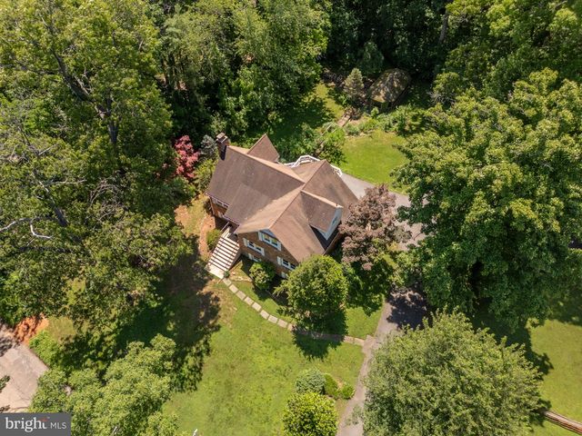 45383 PERSIMMON LN, Sterling, VA 20165