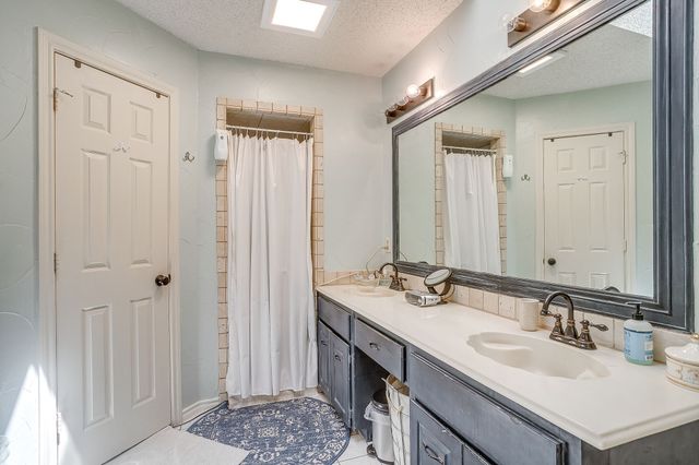 412 Inland Circle, Azle, TX 76020