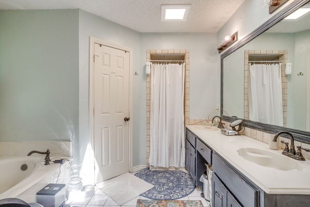 412 Inland Circle, Azle, TX 76020