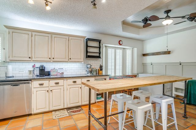 412 Inland Circle, Azle, TX 76020