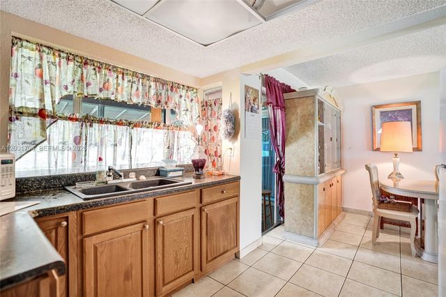 5712 NW 66th Avenue, Tamarac, FL 33321