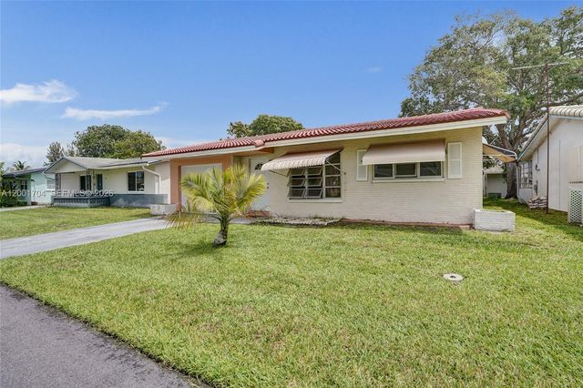 5712 NW 66th Avenue, Tamarac, FL 33321