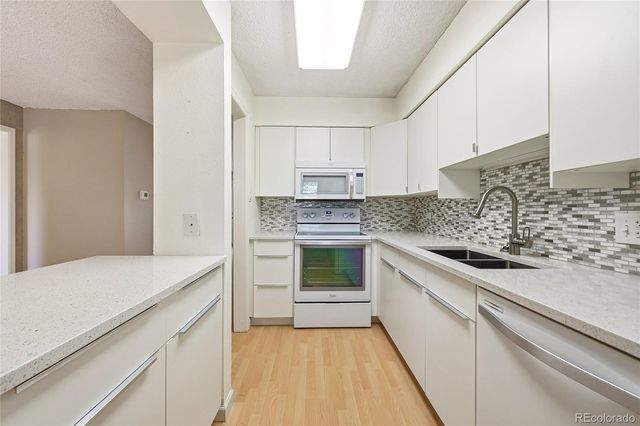 7110 S Gaylord Street O7, Centennial, CO 80122