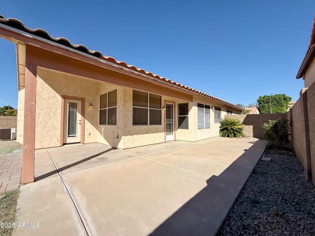 9765 W YUKON Drive, Peoria, AZ 85382