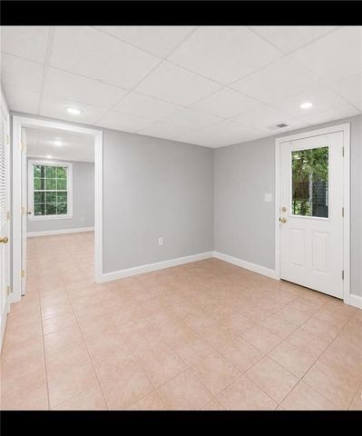 5200 Laurel Bridge Drive SE, Smyrna, GA 30082