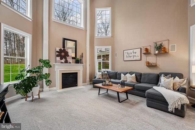 22527 FOREST RUN DR, Ashburn, VA 20148