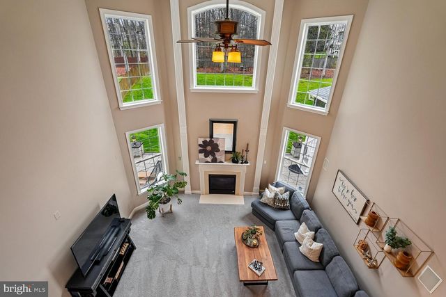 22527 FOREST RUN DR, Ashburn, VA 20148