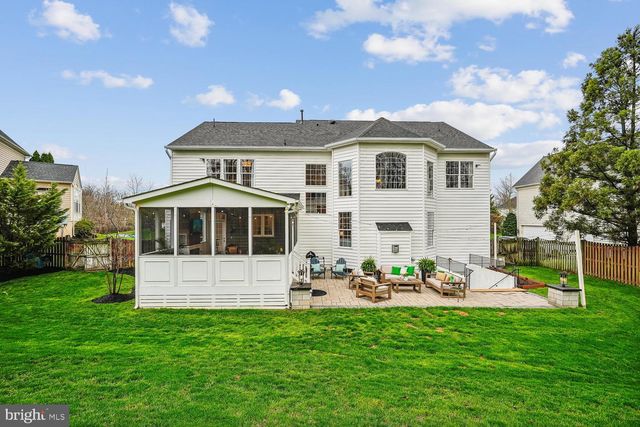 22527 FOREST RUN DR, Ashburn, VA 20148