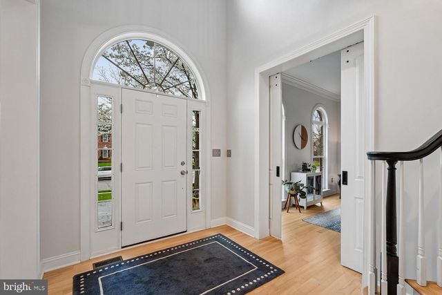 22527 FOREST RUN DR, Ashburn, VA 20148