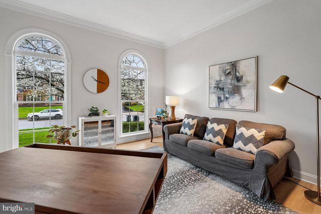 22527 FOREST RUN DR, Ashburn, VA 20148
