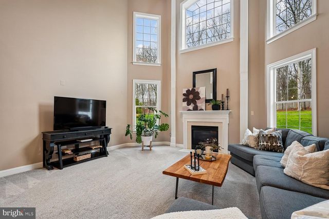 22527 FOREST RUN DR, Ashburn, VA 20148