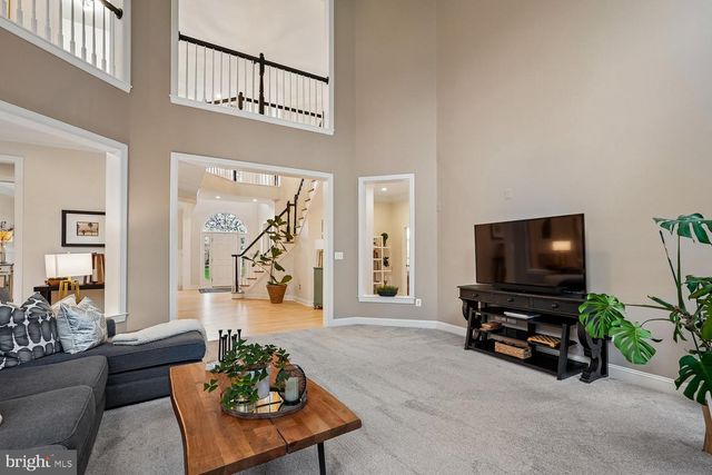 22527 FOREST RUN DR, Ashburn, VA 20148