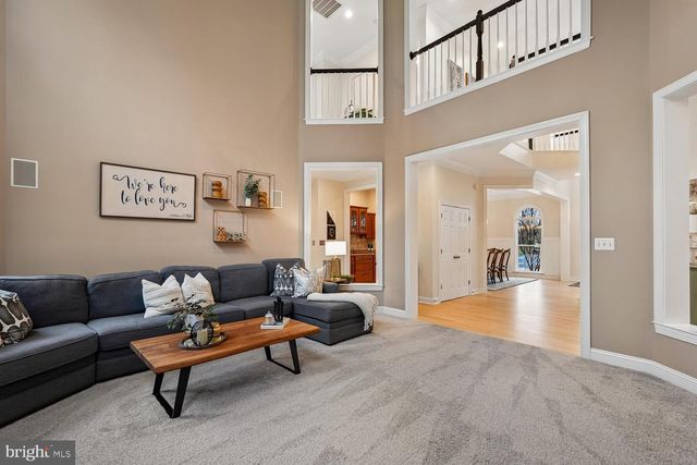22527 FOREST RUN DR, Ashburn, VA 20148