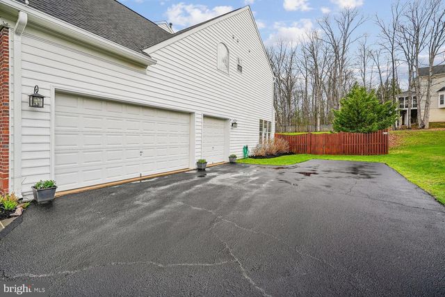 22527 FOREST RUN DR, Ashburn, VA 20148