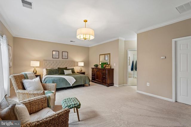 22527 FOREST RUN DR, Ashburn, VA 20148