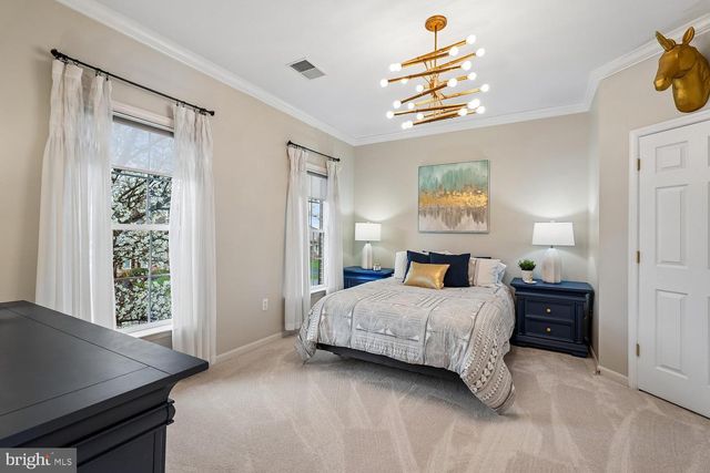 22527 FOREST RUN DR, Ashburn, VA 20148