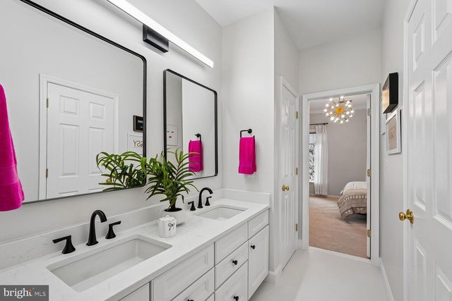 22527 FOREST RUN DR, Ashburn, VA 20148