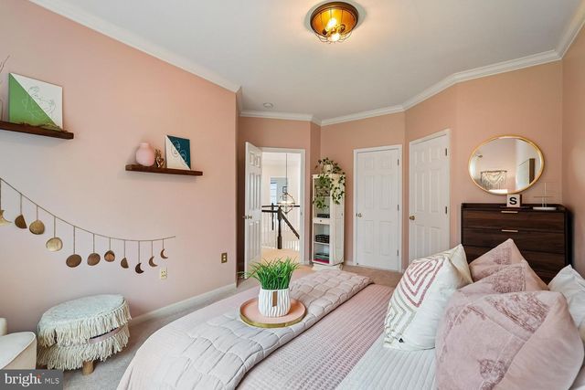 22527 FOREST RUN DR, Ashburn, VA 20148