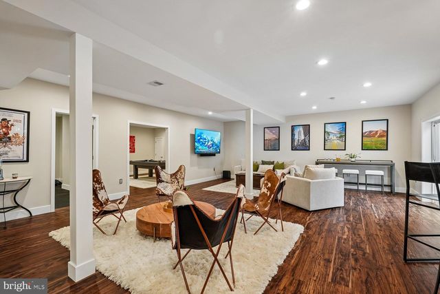 22527 FOREST RUN DR, Ashburn, VA 20148