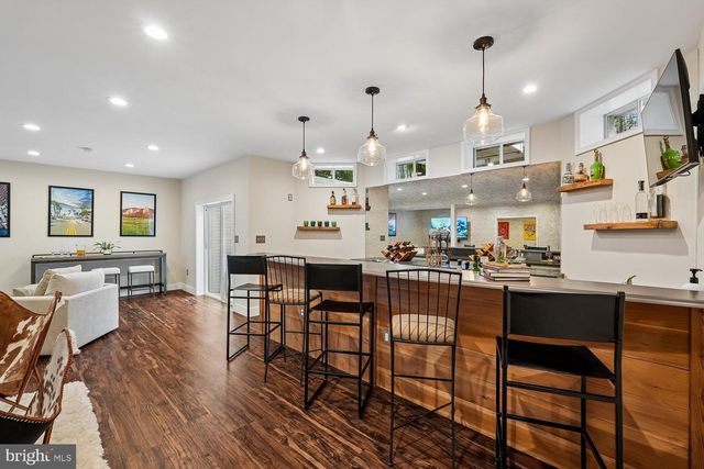 22527 FOREST RUN DR, Ashburn, VA 20148