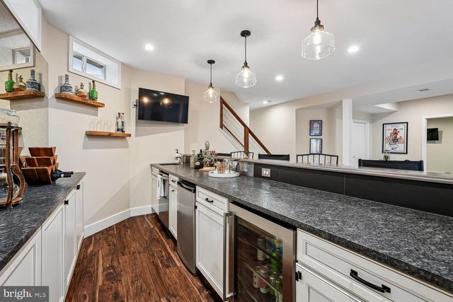 22527 FOREST RUN DR, Ashburn, VA 20148