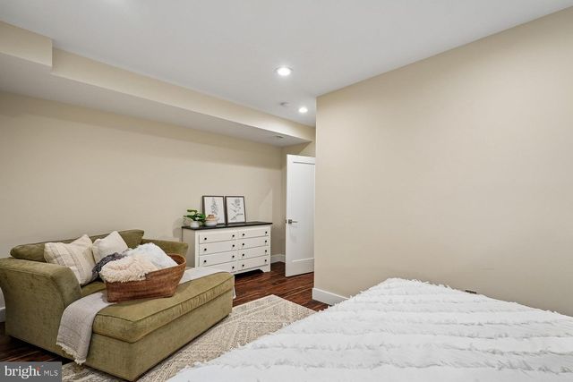 22527 FOREST RUN DR, Ashburn, VA 20148