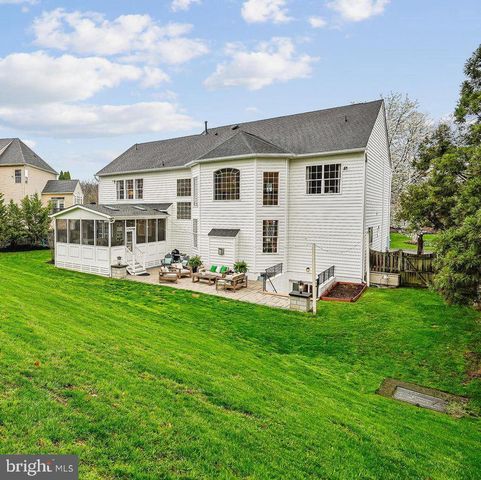 22527 FOREST RUN DR, Ashburn, VA 20148